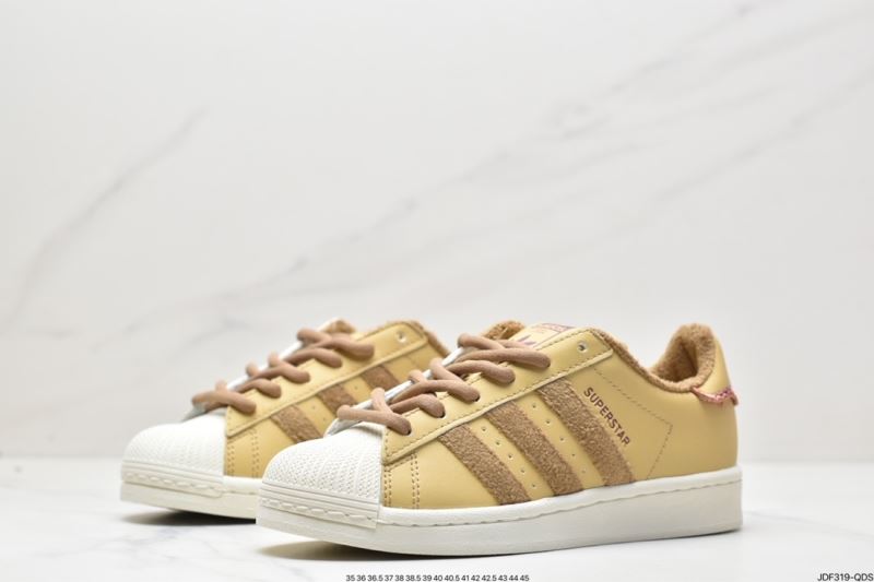 Adidas Sneakers